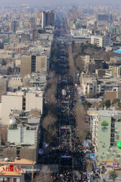 نهیب ملت ایران دشمن را به عقب میراند/ ما مسئولان باید بکوشیم از ملت عقب نمانیم