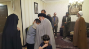 مشاور عالی وزیر آموزش و پرورش با خانواده شهید فانوسی دیدار کرد + تصاویر