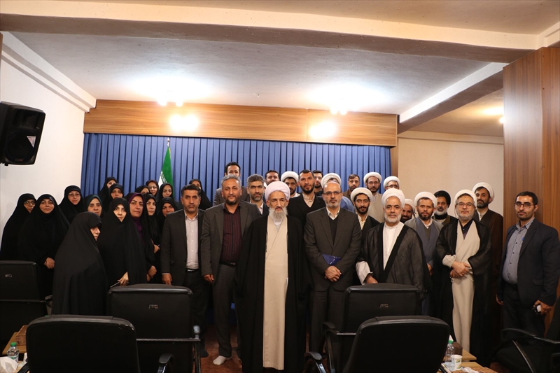 نشست روحانیون شاغل در آموزش و پرورش مازندران با نماینده ولی فقیه