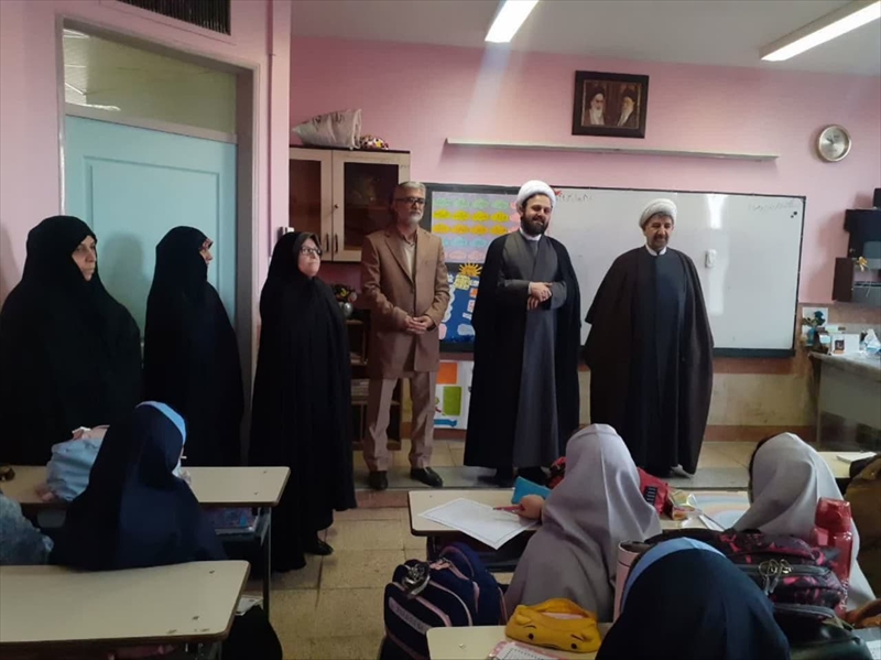  بازدید دبیر ستاد همکاری ها از مدارس ابتدایی طرح امین تهران