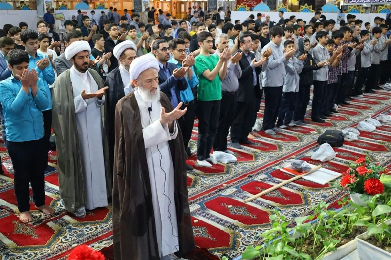 برگزاری جشن بزرگ عبادت دانش‌آموزان در ساری