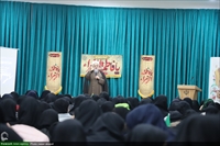 دیدار جمعی از دانش آموزان سطح شهر سنندج با نماینده ولی فقیه