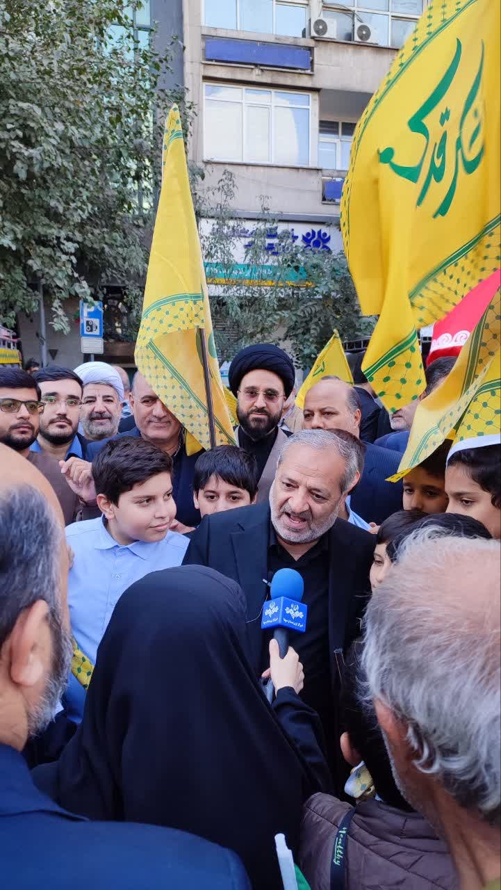 حضور دبیر ستاد همکاریها در راهپیمایی روز استکبار ستیزی 