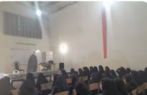 برگزاری گفتمان دینی با موضوع حجاب و عفاف در مدارس ایرانشهر