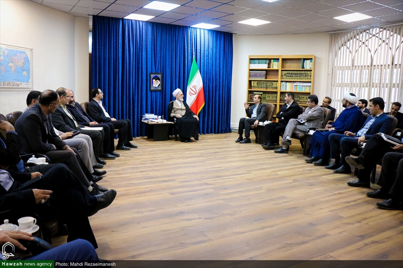 تعامل با حوزه‌های علمیه و اجرای طرح‌های نوین