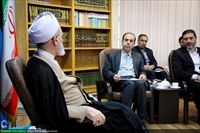 تصاویر/ دیدار مدیر کل آموزش و پرورش استان قم به همراه معاونین و مشاوران با آیت‌الله اعرافی