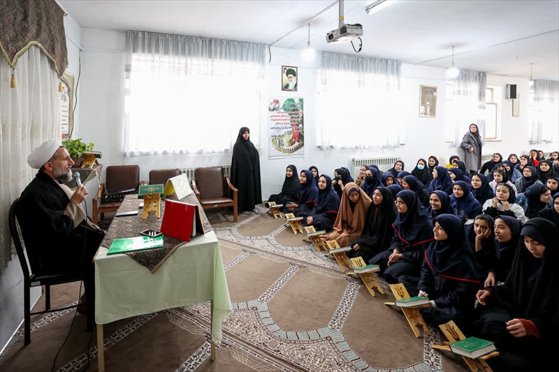 با همکاری مرکز پاسخگویی به سوالات شرعی حضور روحانیون و مبلغین در مدارس  افزایش می یابد