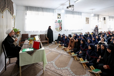 با همکاری مرکز پاسخگویی به سوالات شرعی حضور روحانیون و مبلغین در مدارس  افزایش می یابد